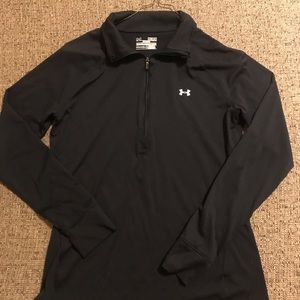 Under armor light weight top size medium